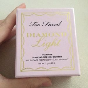 Too Faces Diamond Highlighter